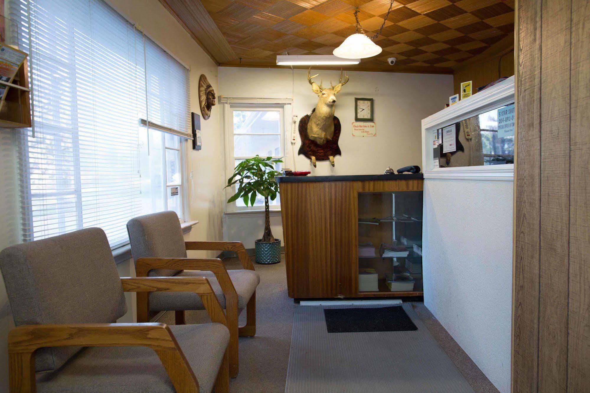 Yellow Quill Motel Portage la Prairie Kültér fotó